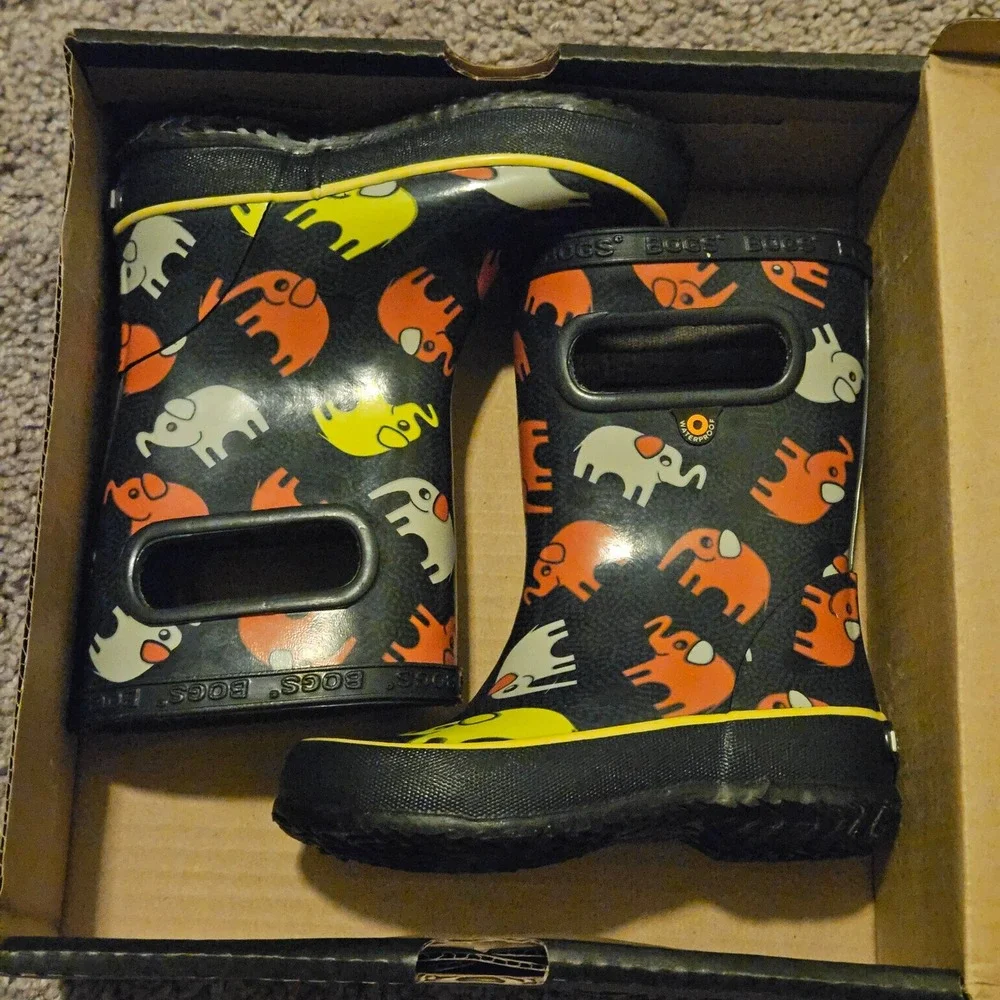 Bogs Skipper Elephant Rain Boots Kids Size 8 Black Multi Waterproof Pull On